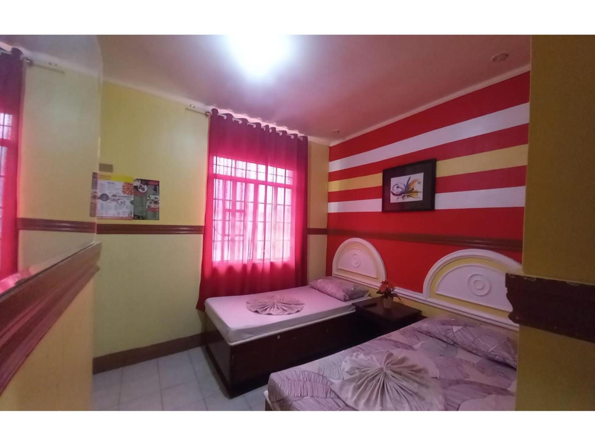 RedDoorz @ Jomckayl Apartelle Naga Exterior foto