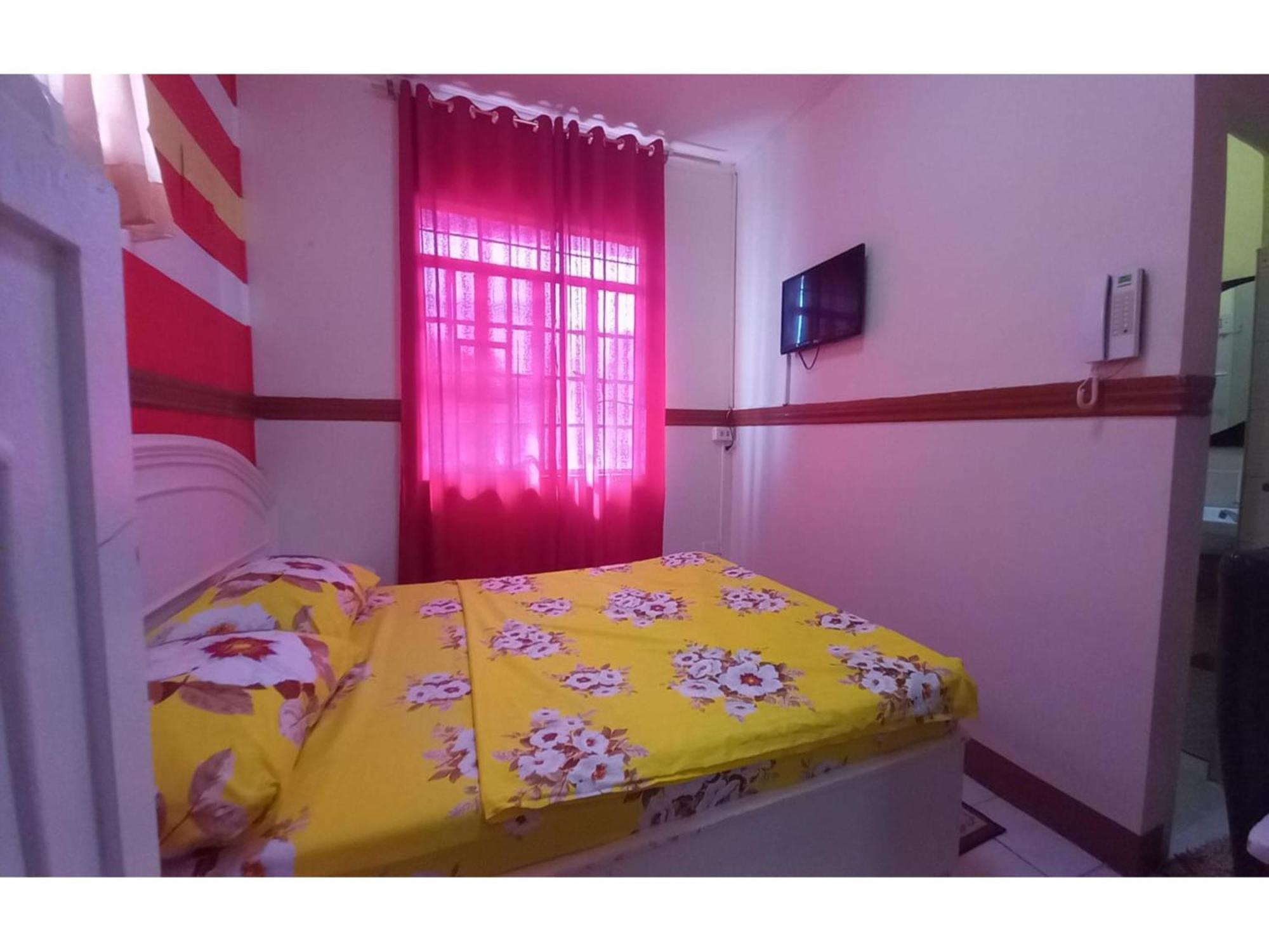 RedDoorz @ Jomckayl Apartelle Naga Exterior foto
