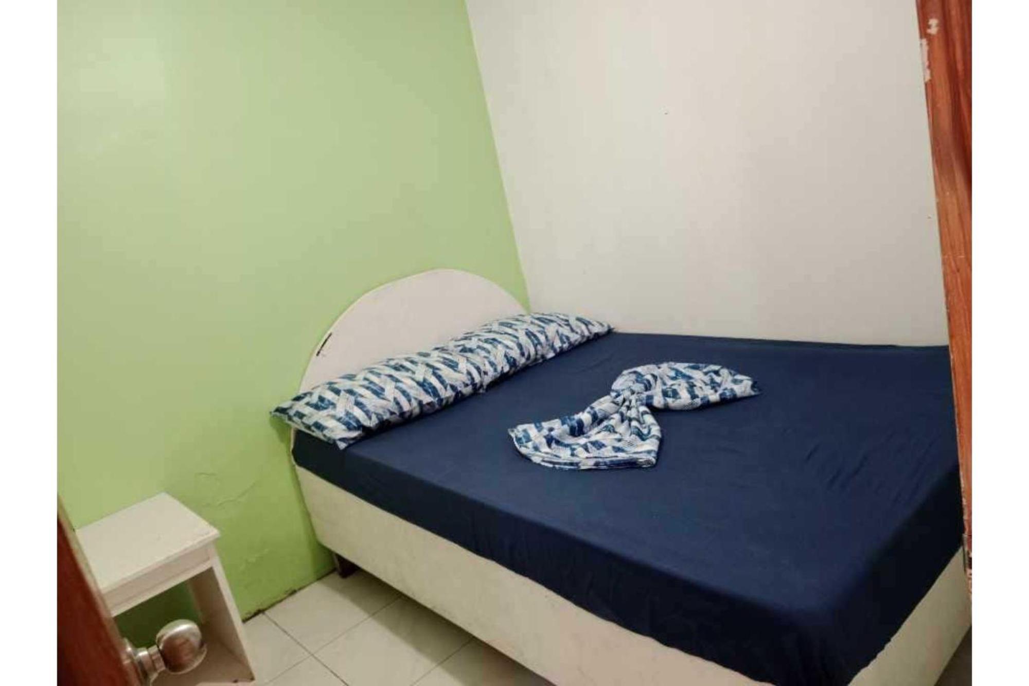RedDoorz @ Jomckayl Apartelle Naga Exterior foto