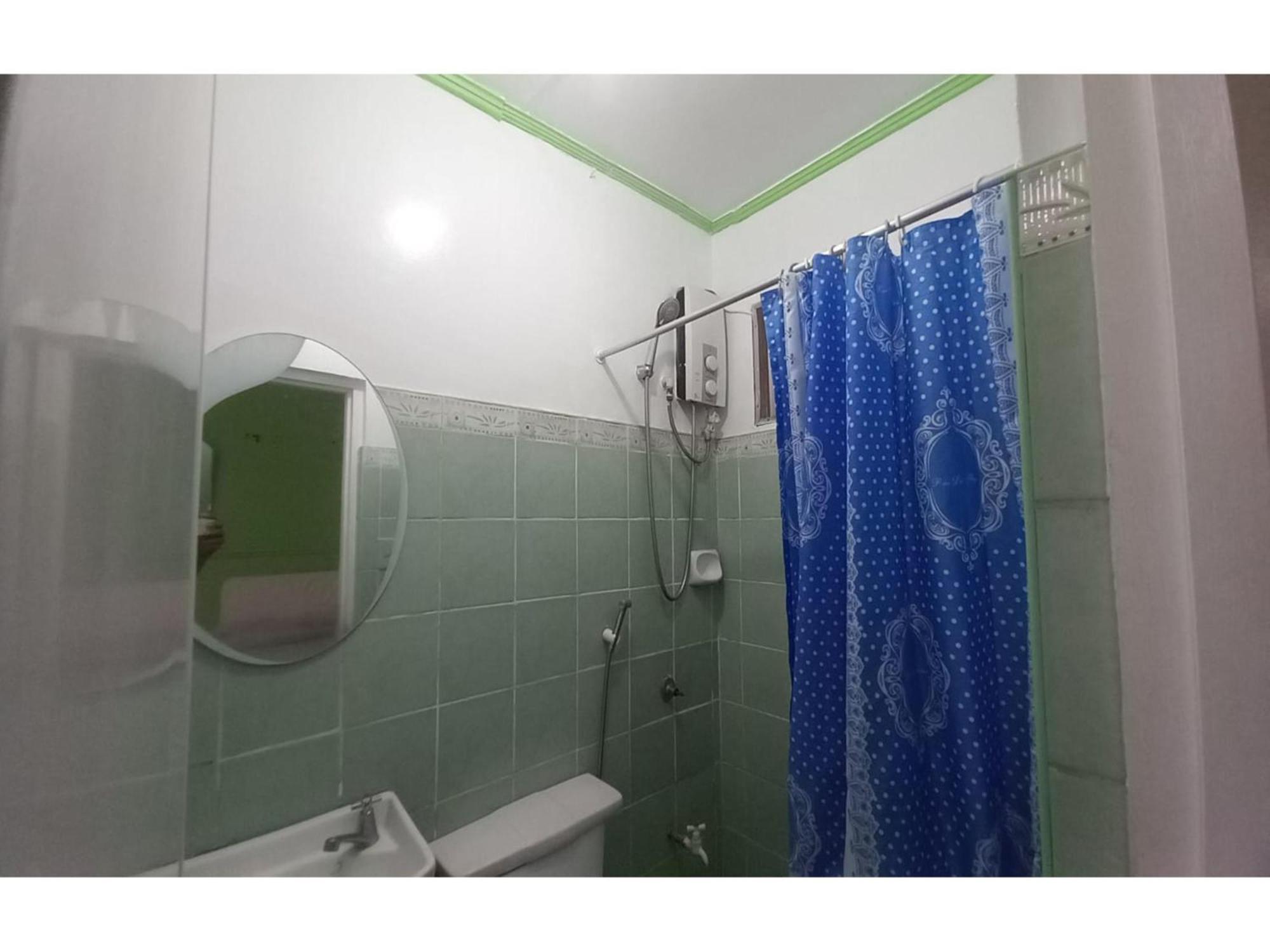 RedDoorz @ Jomckayl Apartelle Naga Exterior foto