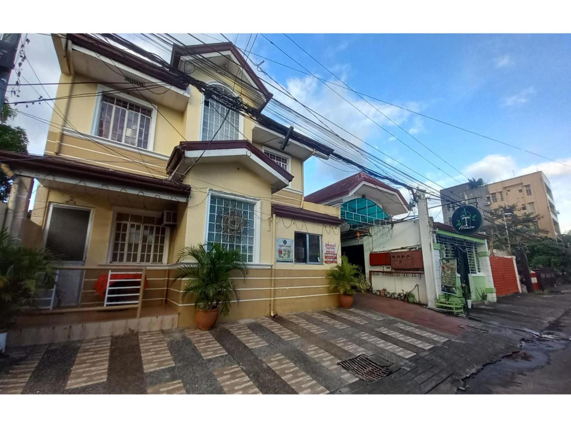 RedDoorz @ Jomckayl Apartelle Naga Exterior foto